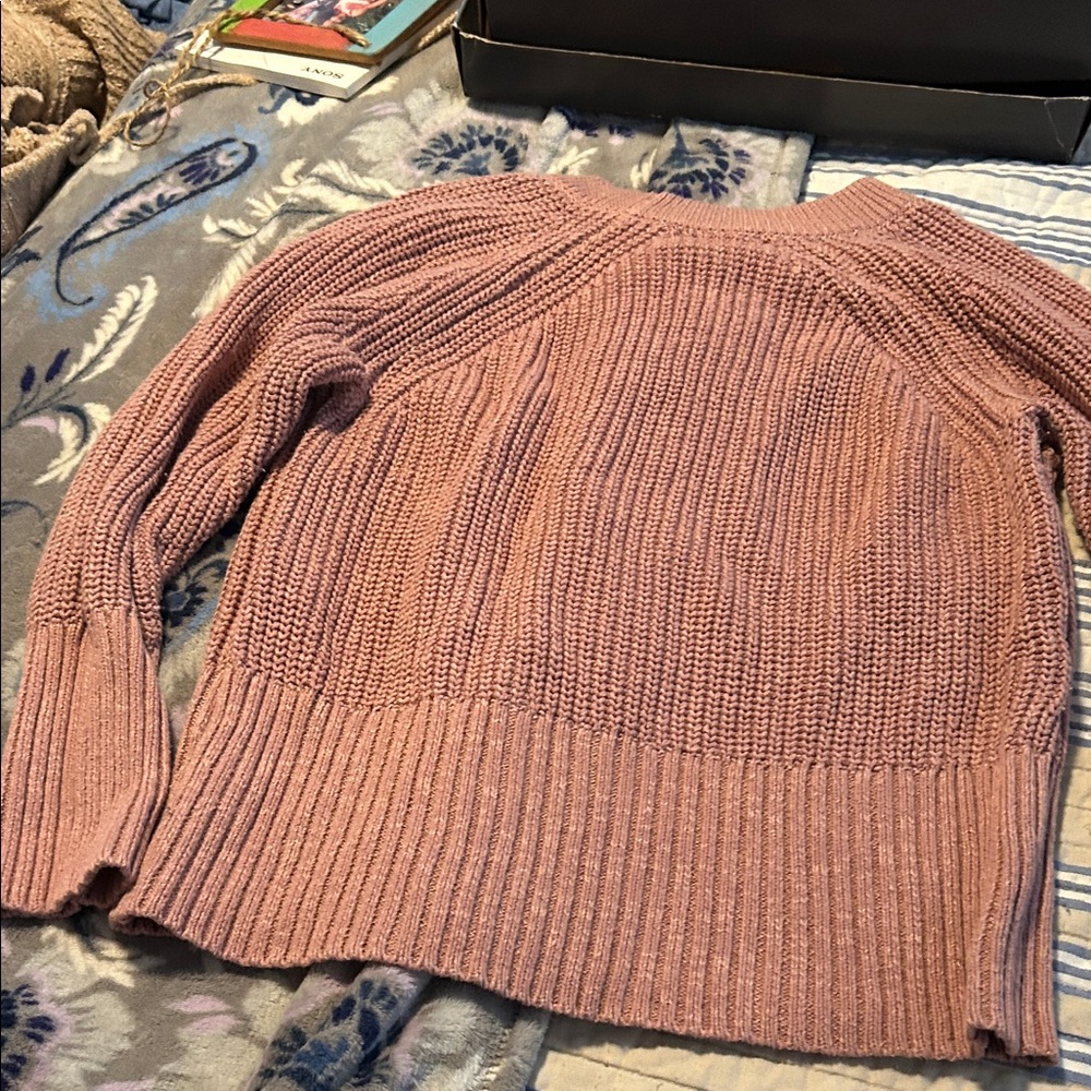 Universal Thread Elegant Mauve Crew Neck Sweater, size S EUC - Picture 2 of 5